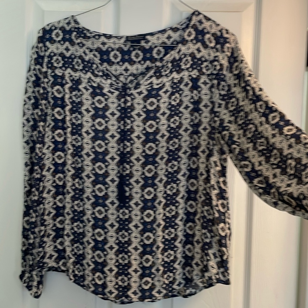 Lucky Brand tie front blouse size L. Navy